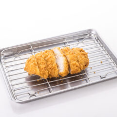 とんかつ<br>1枚300円（税込）